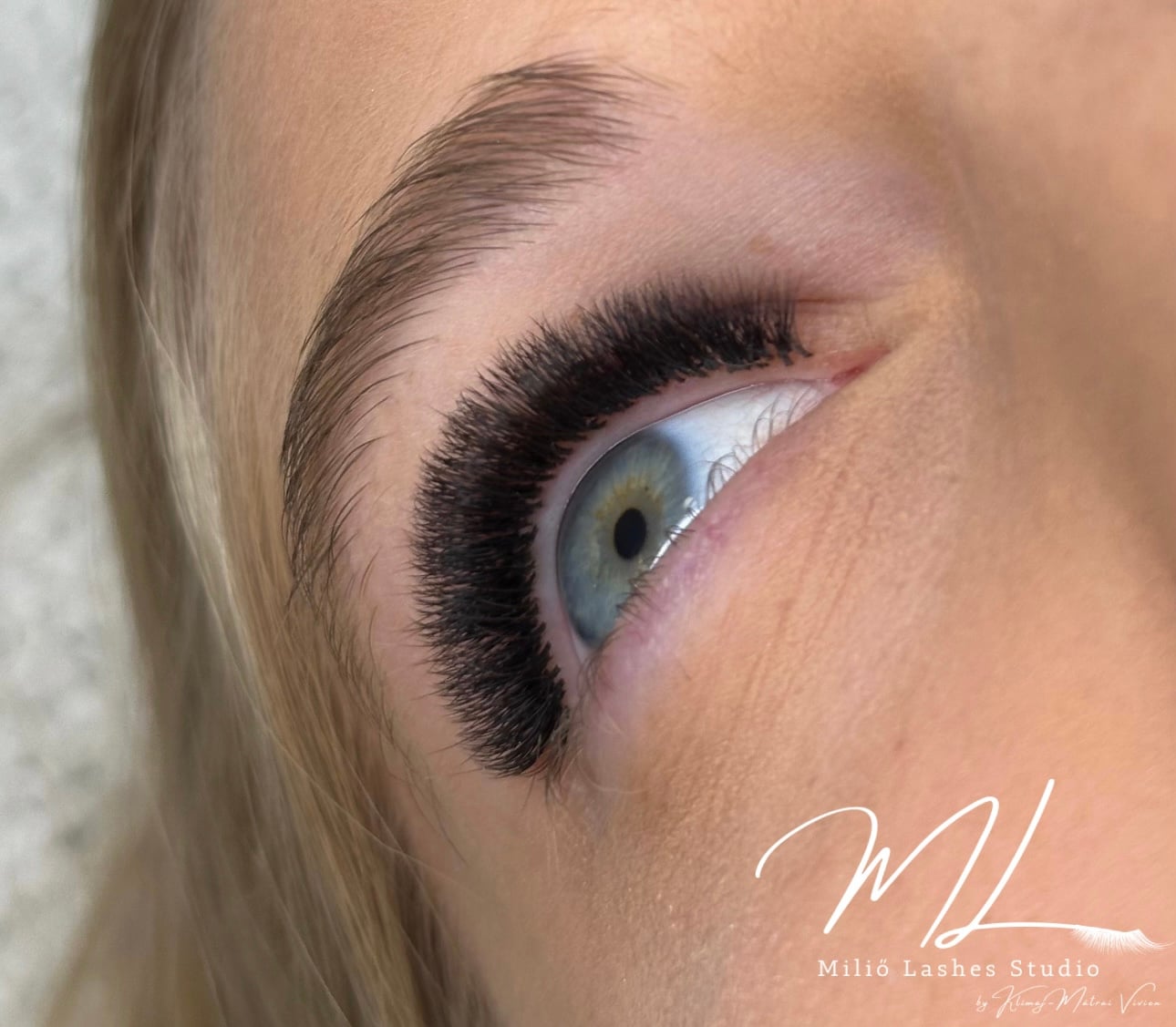 Szempilla kezelés eredménye – Miliő Lashes Studio