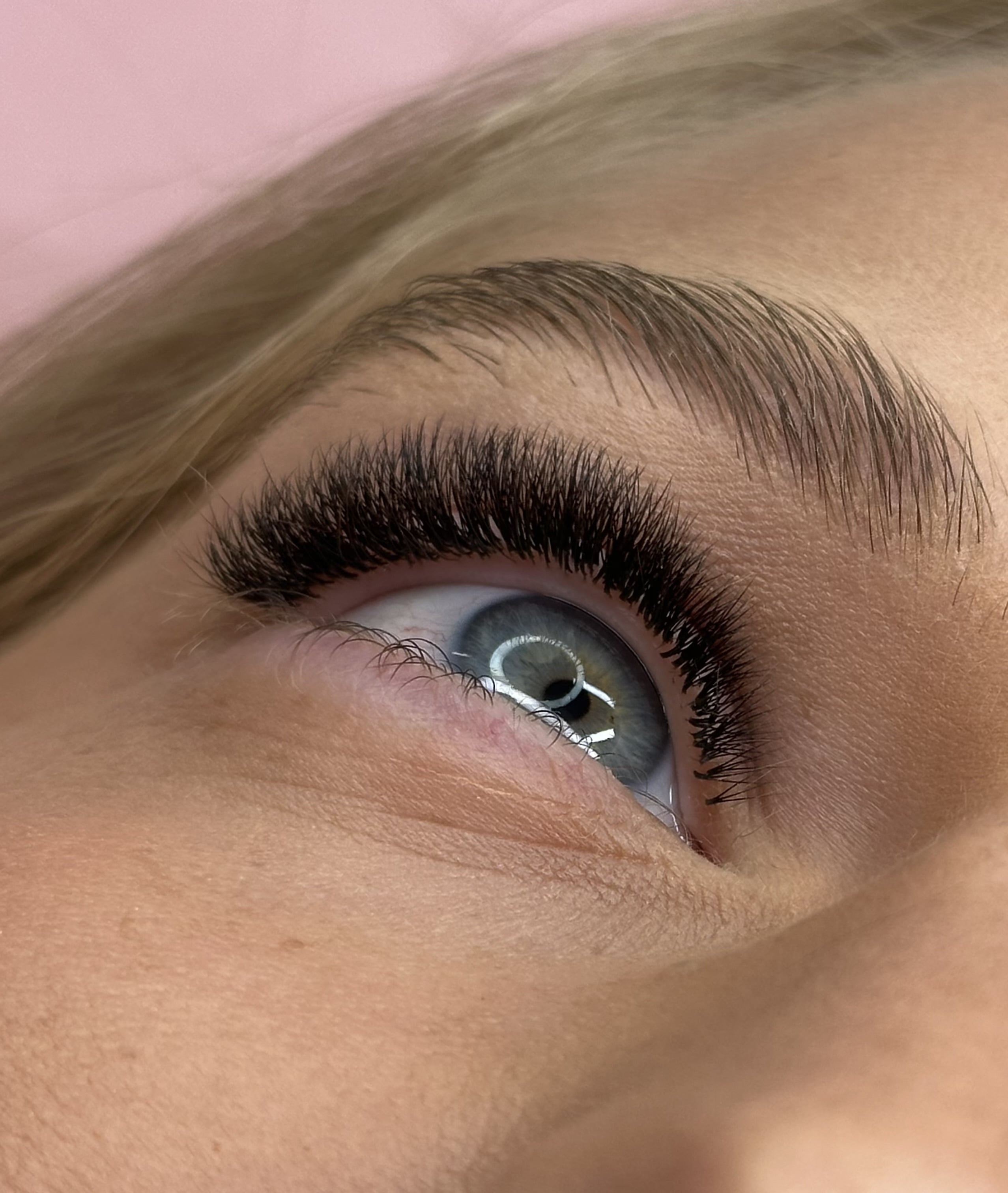 Light Volume műszempilla – Miliő Lashes Studio